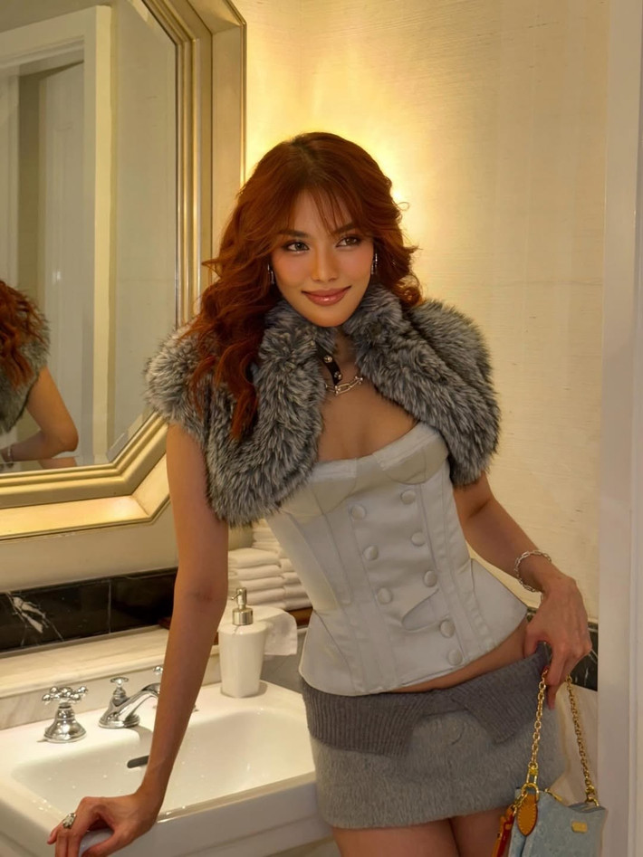 Không dừng lại ở vai trò người mẫu, Lan Khuê mở rộng hoạt động sang vị trí huấn luyện viên, giám khảo tại các chương trình về người mẫu, để lại dấu ấn bởi tư duy chuyên môn và phong cách làm việc nghiêm túc.