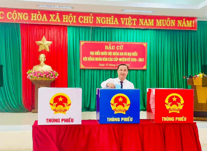 Ủy viên Ban Thường vụ Thành ủy, Bí thư Đảng ủy Đặc khu Côn Đảo Lê Hoàng Hải bỏ phiếu