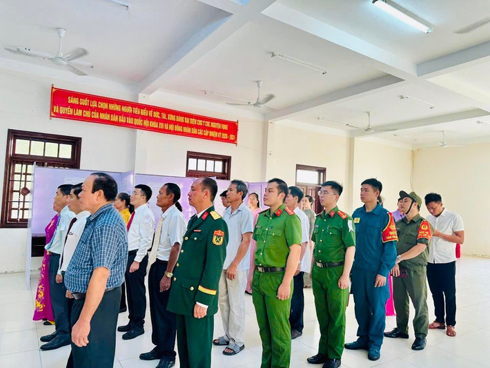 Lãnh đạo Đảng ủy, HĐND, UBND, UBMTTQ Việt Nam đặc khu đã trực tiếp có mặt tại các điểm bỏ phiếu để dự lễ khai mạc và giám sát công tác bầu cử