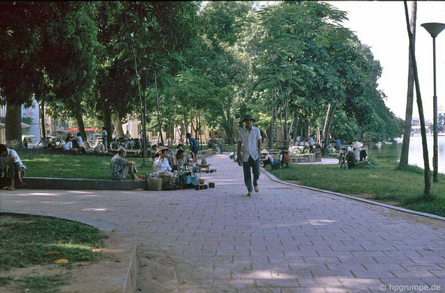 Những khoảnh khắc bình yên đầu thập niên 1990 ở Hà Nội Nhung khoanh khac binh yen dau thap nien 1990 o Ha Noi