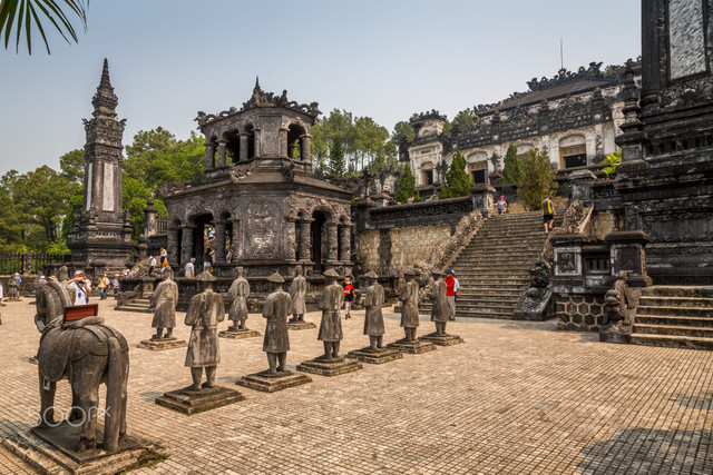 Lăng vua Khải Định ở Huế đẹp lạ thường qua ống kính khách Tây - Hình 2 Lang vua Khai Dinh o Hue dep la thuong qua ong kinh khach Tay-Hinh-2