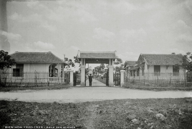 Hình độc về nhà thương điên Biên Hòa thập niên 1920 Hinh doc ve nha thuong dien Bien Hoa thap nien 1920