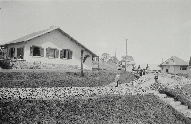Làng biệt thự Pháp ở Đà Lạt đầu thập niên 1940 bình yên đến lạ - Hình 3 Lang biet thu Phap o Da Lat dau thap nien 1940 binh yen den la-Hinh-3
