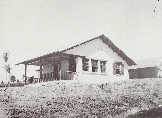 Làng biệt thự Pháp ở Đà Lạt đầu thập niên 1940 bình yên đến lạ - Hình 7 Lang biet thu Phap o Da Lat dau thap nien 1940 binh yen den la-Hinh-7