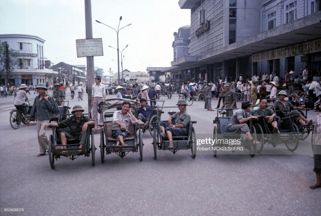 Hà Nội những năm 1986, 1990 dưới góc nhìn cực lạ Ha Noi nhung nam 1986, 1990 duoi goc nhin cuc la