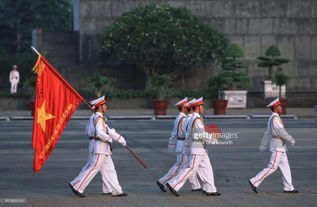 Cuộc sống ở Hà Nội 20 năm trước qua loạt ảnh nhiều cảm xúc - Hình 12 Cuoc song o Ha Noi 20 nam truoc qua loat anh nhieu cam xuc-Hinh-12
