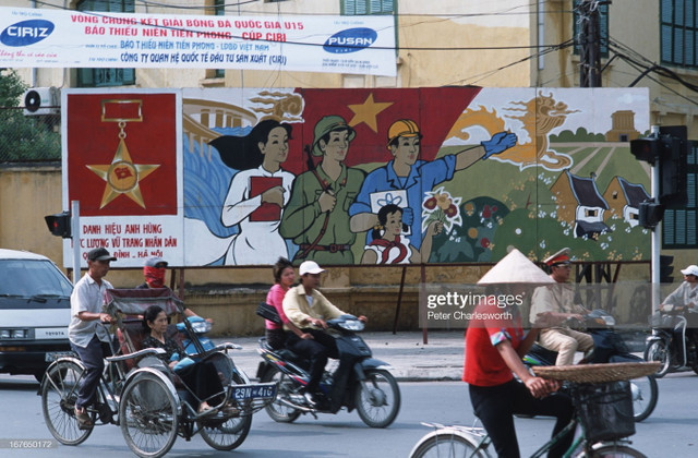 Cuộc sống ở Hà Nội 20 năm trước qua loạt ảnh nhiều cảm xúc - Hình 11 Cuoc song o Ha Noi 20 nam truoc qua loat anh nhieu cam xuc-Hinh-11
