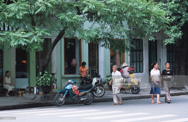 Cuộc sống ở Hà Nội 20 năm trước qua loạt ảnh nhiều cảm xúc - Hình 5 Cuoc song o Ha Noi 20 nam truoc qua loat anh nhieu cam xuc-Hinh-5