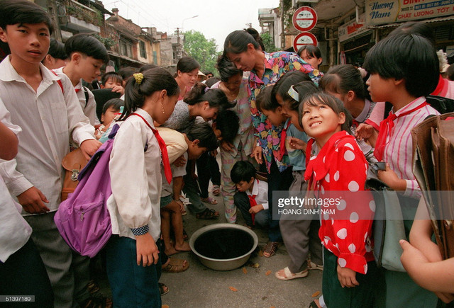 Ký ức Hà Nội năm 1995 qua loạt ảnh cực sống động - Hình 5 Ky uc Ha Noi nam 1995 qua loat anh cuc song dong-Hinh-5