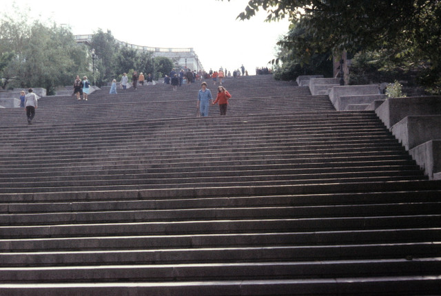 Cuộc sống ở Ukraine năm 1977 qua ảnh hiếm từ phương Tây - Hình 10 Cuoc song o Ukraine nam 1977 qua anh hiem tu phuong Tay-Hinh-10