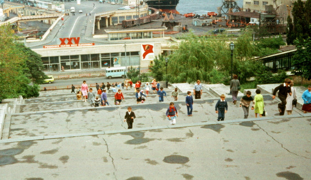 Cuộc sống ở Ukraine năm 1977 qua ảnh hiếm từ phương Tây - Hình 9 Cuoc song o Ukraine nam 1977 qua anh hiem tu phuong Tay-Hinh-9