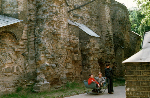 Cuộc sống ở Ukraine năm 1977 qua ảnh hiếm từ phương Tây - Hình 3 Cuoc song o Ukraine nam 1977 qua anh hiem tu phuong Tay-Hinh-3