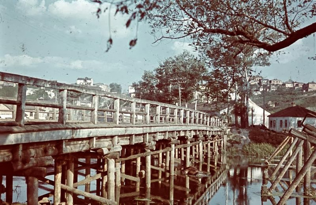 Cuộc sống ở Ukraine năm 1942 qua loạt ảnh màu cực hiếm - Hình 9 Cuoc song o Ukraine nam 1942 qua loat anh mau cuc hiem-Hinh-9