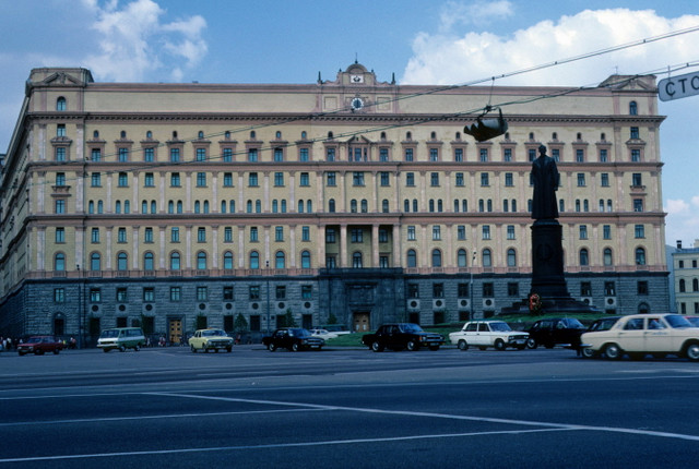 Những địa danh nổi tiếng ở Moscow năm 1985 - Hình 10 Nhung dia danh noi tieng o Moscow nam 1985-Hinh-10