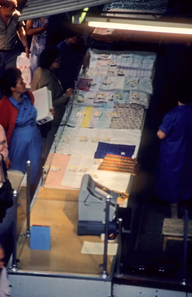 Can canh khu mua sam sang chanh nhat Moscow nam 1985-Hinh-8