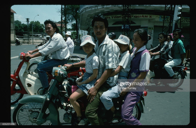 Loạt ảnh thú vị về giao thông ở TP. HCM năm 1994 Loat anh thu vi ve giao thong o TP. HCM nam 1994