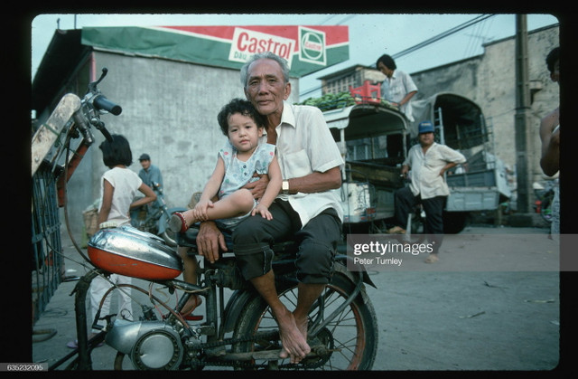 Loạt ảnh thú vị về giao thông ở TP. HCM năm 1994 - Hình 2 Loat anh thu vi ve giao thong o TP. HCM nam 1994-Hinh-2