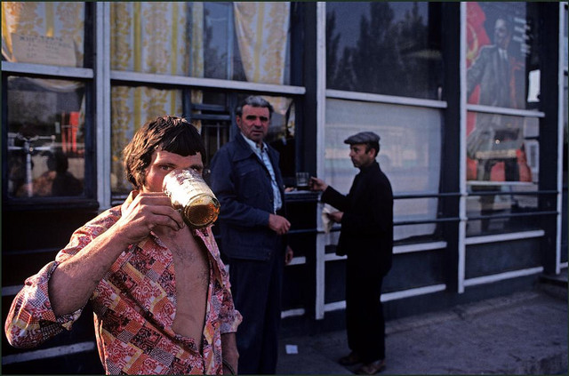 Những khoảnh khắc êm đềm của cư dân Odessa, Ukraine năm 1982 - Hình 10 Nhung khoanh khac em dem cua cu dan Odessa, Ukraine nam 1982-Hinh-10