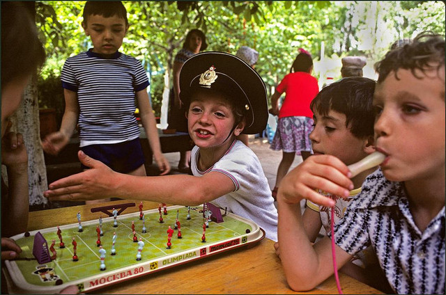 Những khoảnh khắc êm đềm của cư dân Odessa, Ukraine năm 1982 - Hình 7 Nhung khoanh khac em dem cua cu dan Odessa, Ukraine nam 1982-Hinh-7