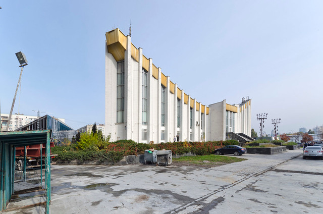 Khám phá những kiến trúc Xô-viết kỳ lạ ở thủ đô của Ukraine - Hình 3 Kham pha nhung kien truc Xo-viet ky la o thu do cua Ukraine-Hinh-3