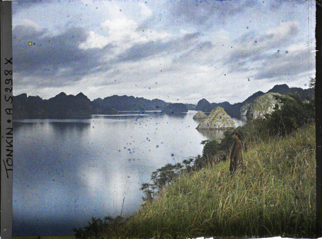 Vịnh Hạ Long năm 1914-1915 cực đặc sắc qua loạt ảnh màu hiếm có Vinh Ha Long nam 1914-1915 cuc dac sac qua loat anh mau hiem co
