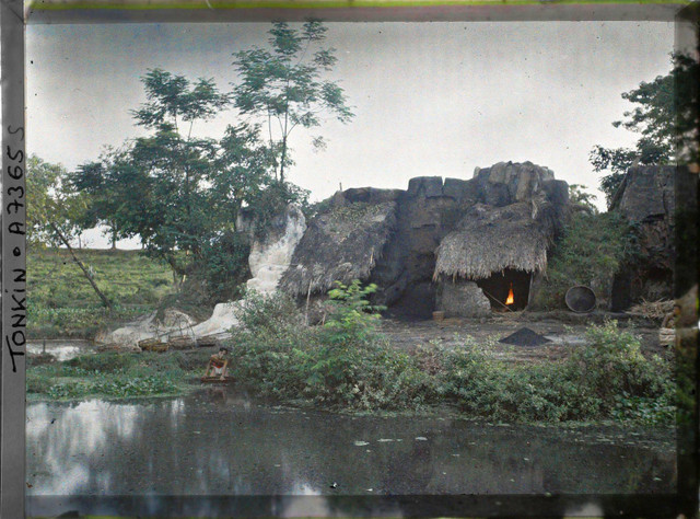 Loạt ảnh khó quên ở ngoại thành Hà Nội đầu thế kỷ 20 - Hình 4 Loat anh kho quen o ngoai thanh Ha Noi dau the ky 20-Hinh-4