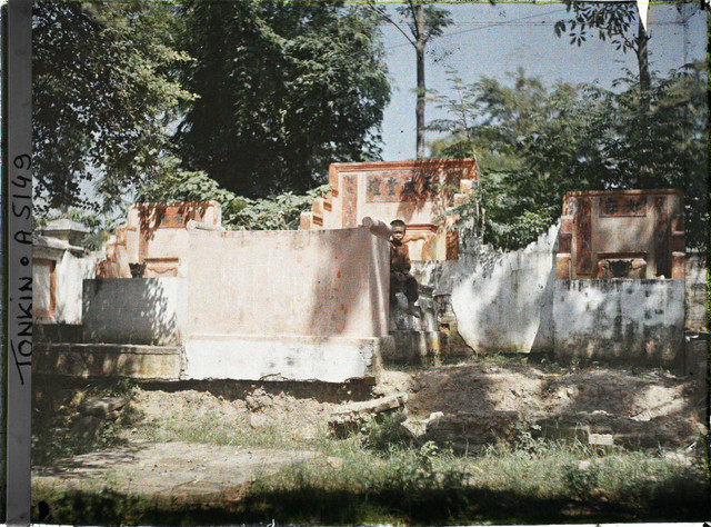 Ảnh màu cực dân dã ở ngoại thành Hà Nội đầu thế kỷ 20 - Hình 10 Anh mau cuc dan da o ngoai thanh Ha Noi dau the ky 20-Hinh-10