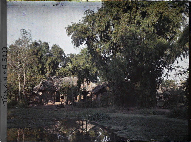 Ảnh màu cực dân dã ở ngoại thành Hà Nội đầu thế kỷ 20 - Hình 5 Anh mau cuc dan da o ngoai thanh Ha Noi dau the ky 20-Hinh-5