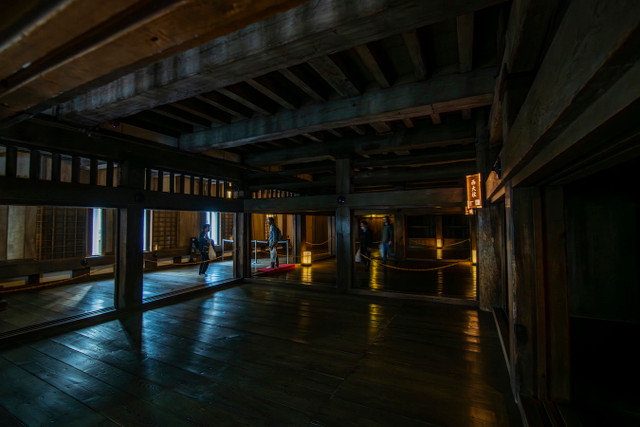 Kham pha lau dai “Hac trang” dep nhat Nhat Ban-Hinh-11