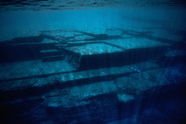 Dieu it biet ve kim tu thap khong lo duoi day bien Nhat Ban-Hinh-5