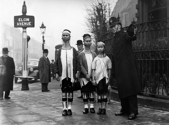 Ảnh hiếm về sơn nữ cổ dài Miến Điện thăm London năm 1935 - Hình 5 Anh hiem ve son nu co dai Mien Dien tham London nam 1935-Hinh-5