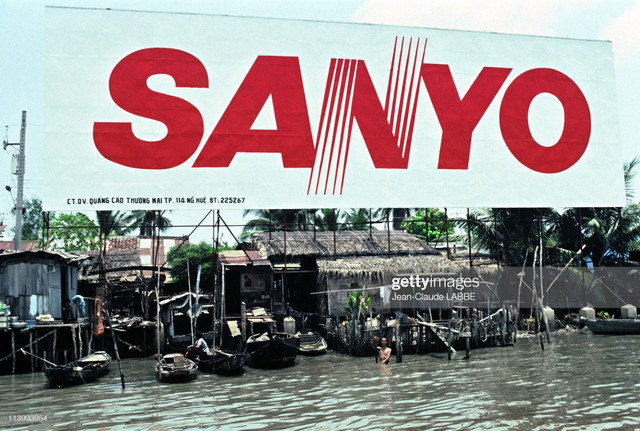 Loat anh cuc doc ve TP. HCM dau thap nien 1990-Hinh-12