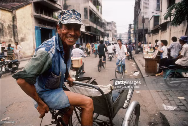 Loạt ảnh cực độc về TP. HCM đầu thập niên 1990 - Hình 2 Loat anh cuc doc ve TP. HCM dau thap nien 1990-Hinh-2