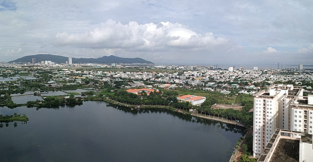 Góc nhìn từ chung cư Phoenix DIC ra khu vực sân bay và cảng biển tại Vũng Tàu
