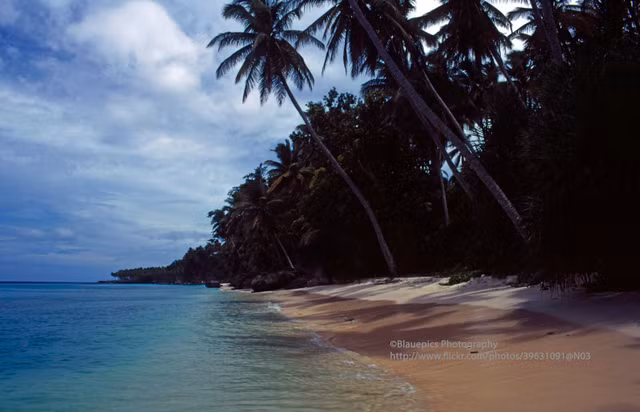 Loat anh loi cuon ve dao Sumatra, Indonesia nam 1997-Hinh-2