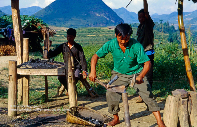 Loạt ảnh không thể rời mắt ở Lào Cai năm 1998 - Hình 13 Loat anh khong the roi mat o Lao Cai nam 1998-Hinh-13