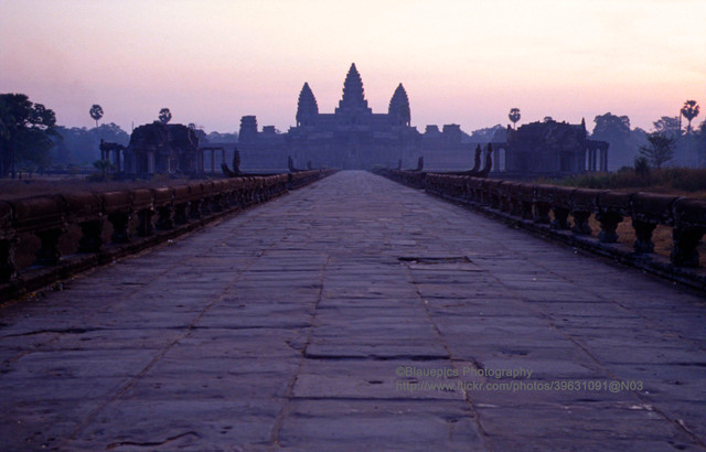 Phế tích Angkor Wat 3 thập niên trước trông như nào? Phe tich Angkor Wat 3 thap nien truoc trong nhu nao?