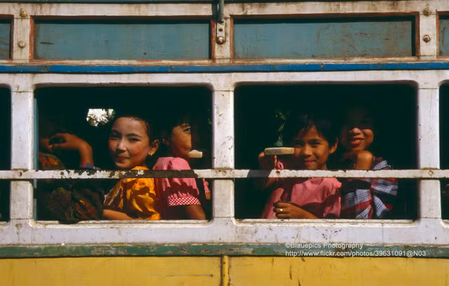 Anh dac sac ve thanh pho dong dan thu hai Myanmar nam 1992-Hinh-7