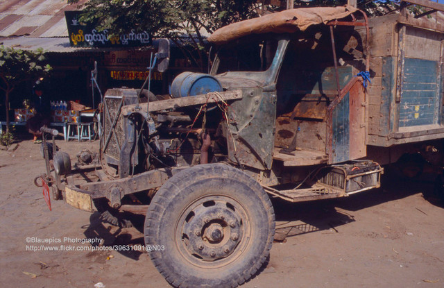 Ảnh đặc sắc về thành phố đông dân thứ hai Myanmar năm 1992 - Hình 9 Anh dac sac ve thanh pho dong dan thu hai Myanmar nam 1992-Hinh-9