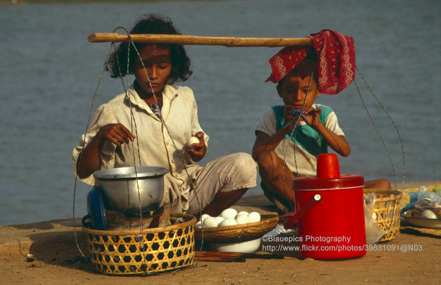 Cuộc sống ở thủ đô Campuchia ba thập niên trước cực đặc biệt - Hình 14 Cuoc song o thu do Campuchia ba thap nien truoc cuc dac biet-Hinh-14