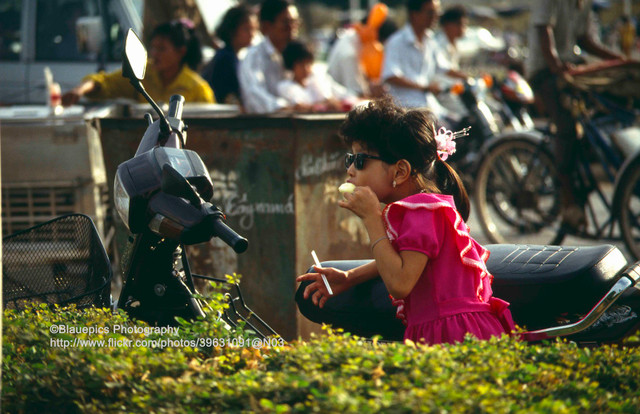 Cuộc sống ở thủ đô Campuchia ba thập niên trước cực đặc biệt - Hình 5 Cuoc song o thu do Campuchia ba thap nien truoc cuc dac biet-Hinh-5