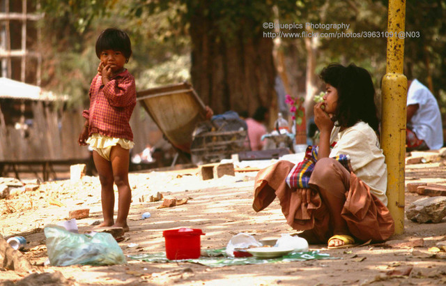 Cuộc sống ở thủ đô Campuchia ba thập niên trước cực đặc biệt - Hình 16 Cuoc song o thu do Campuchia ba thap nien truoc cuc dac biet-Hinh-16