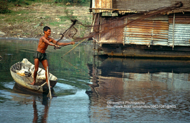 Cuộc sống trên biển hồ ở Campuchia năm 1993 - Hình 5 Cuoc song tren bien ho o Campuchia nam 1993-Hinh-5