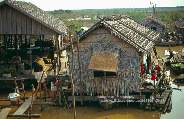 Cuộc sống trên biển hồ ở Campuchia năm 1993 - Hình 6 Cuoc song tren bien ho o Campuchia nam 1993-Hinh-6