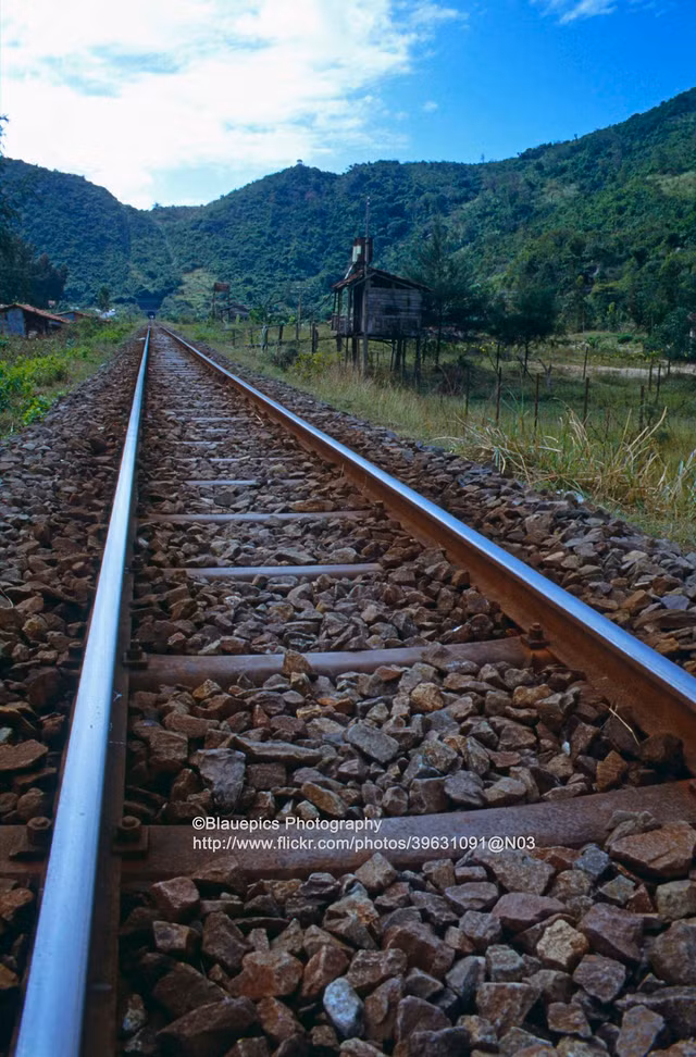 Loat anh ghi lai hanh trinh tu Nha Trang di Hue nam 1993 cua khach Tay-Hinh-5