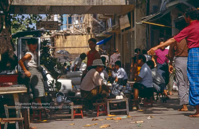 Cuoc song soi dong o thu do cua Myanmar nam 1992