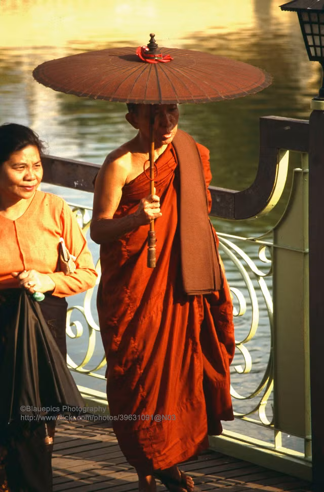 Cuoc song soi dong o thu do cua Myanmar nam 1992-Hinh-10