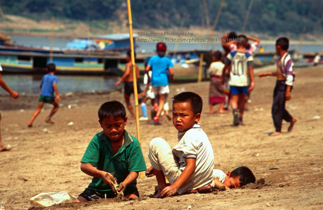 Cố đô Luang Prabang của Lào năm 1996 đẹp cổ xưa - Hình 14 Co do Luang Prabang cua Lao nam 1996 dep co xua-Hinh-14