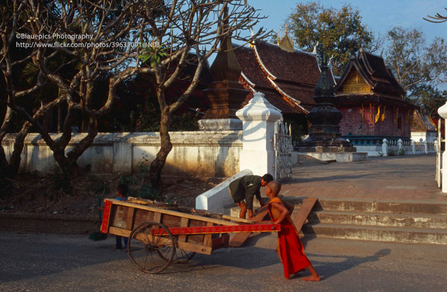 Cố đô Luang Prabang của Lào năm 1996 đẹp cổ xưa - Hình 5 Co do Luang Prabang cua Lao nam 1996 dep co xua-Hinh-5