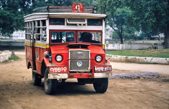 Nhung khung canh thu vi ve dat nuoc Myanmar nam 1992-Hinh-5